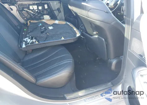 2014 Mercedes-Benz S 550 z USA, uszkodzony, nr VIN WDDUG8CB0EA048159